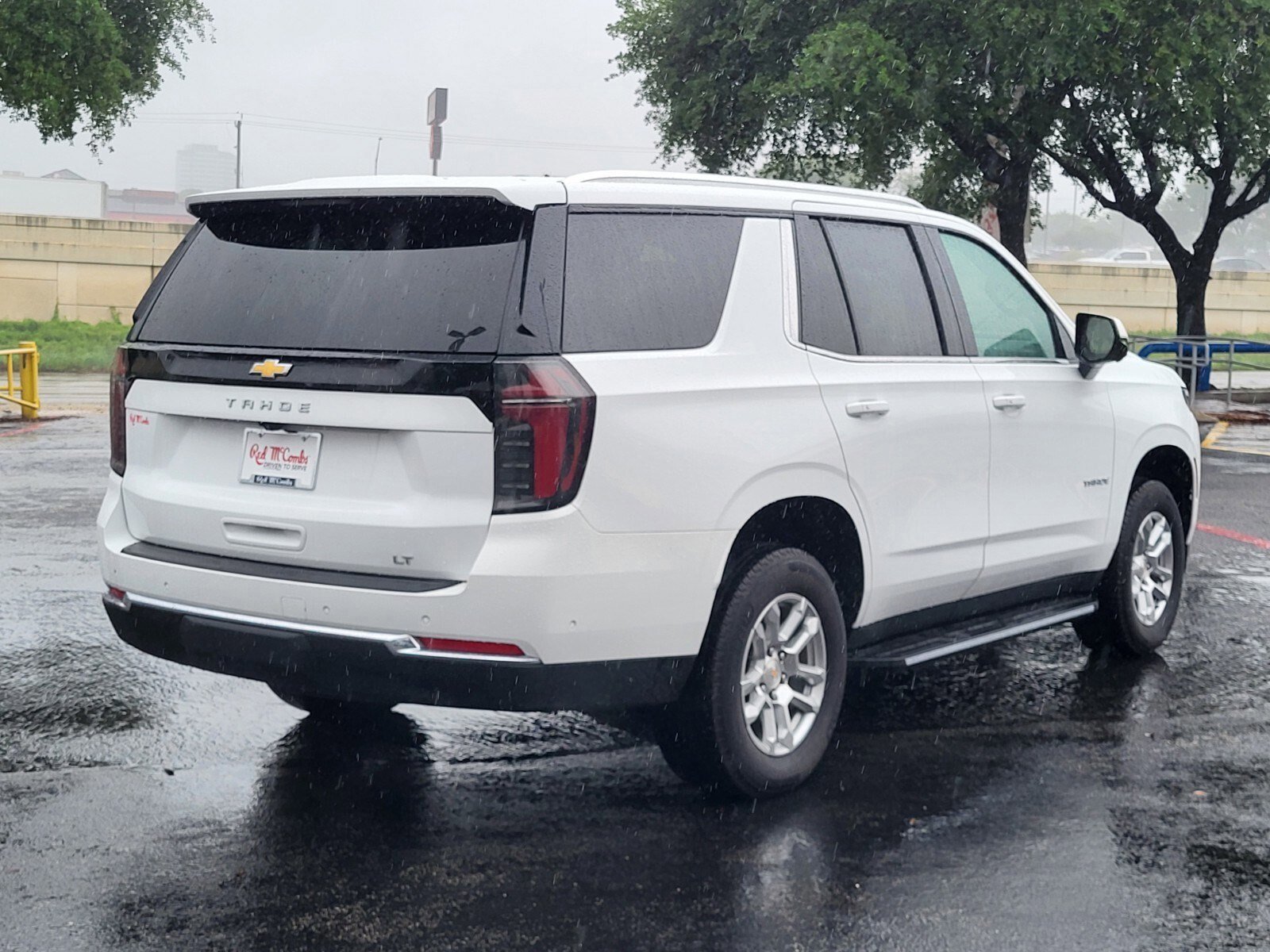 Used 2025 Chevrolet Tahoe LT image 3