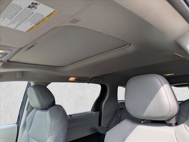 Used 2022 Toyota Sienna XLE AWD/4WD image 18