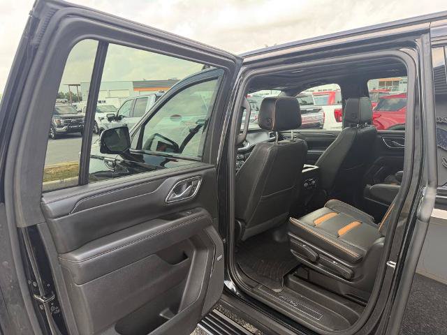 Used 2024 GMC Yukon XL AT4 w/ Technology Package AWD/4WD image 12