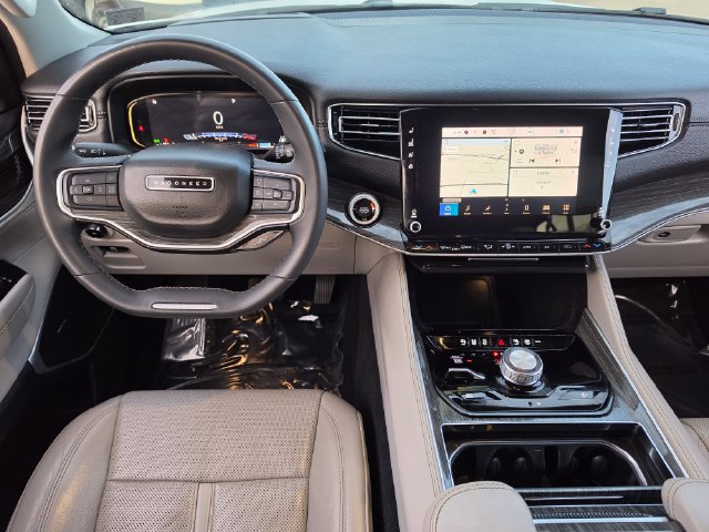 Used 2022 Jeep Wagoneer Series III w/ Flexible Seating Group AWD/4WD image 12