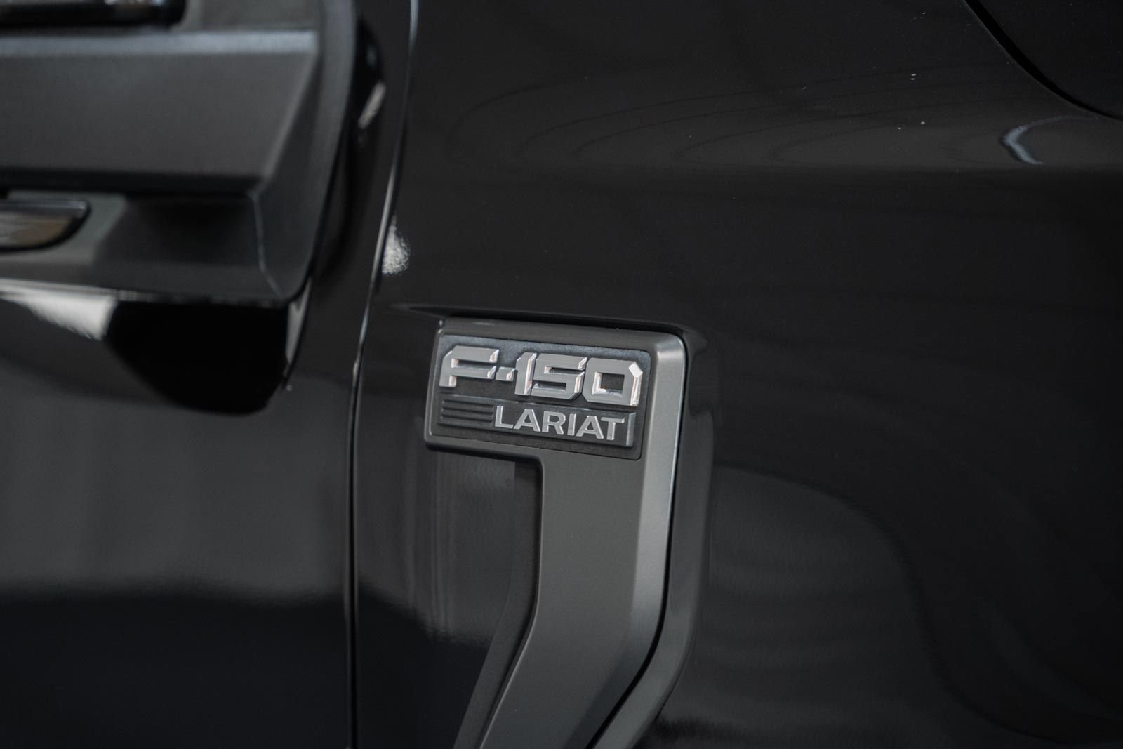 Certified 2023 Ford F150 Lariat w/ Equipment Group 502A High image 19