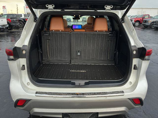 Used 2023 Toyota Highlander Platinum AWD/4WD image 9