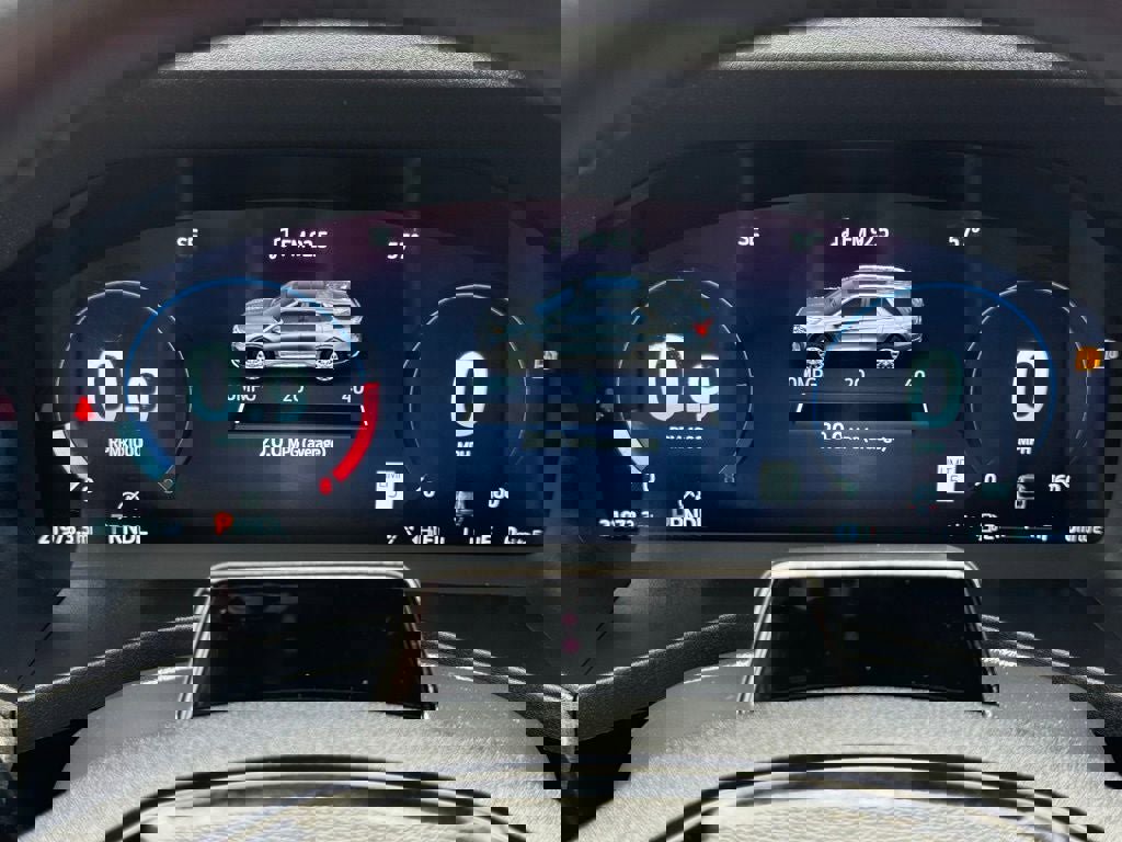 Certified 2025 Ford Explorer Platinum image 16