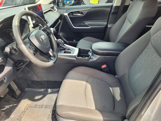 Used 2025 Toyota RAV4 XLE FWD image 19