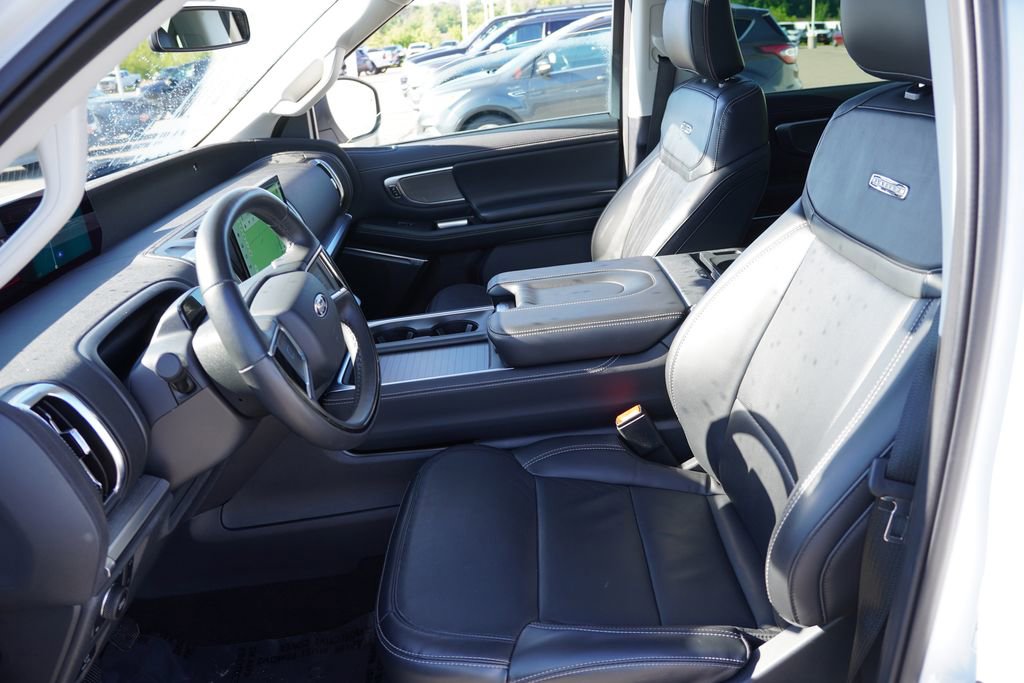 Certified 2025 Ford Expedition Max Platinum AWD/4WD image 16