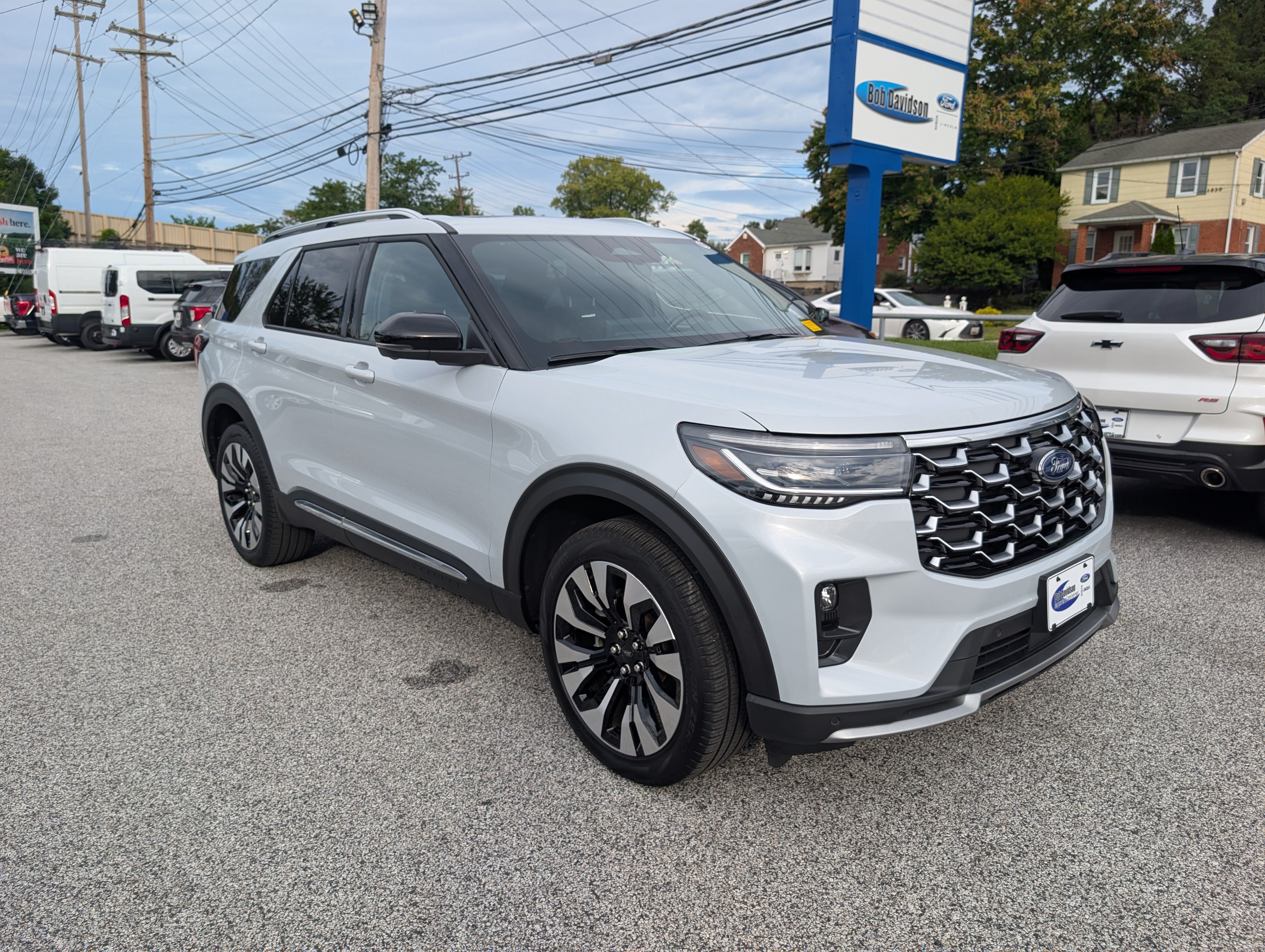 Certified 2025 Ford Explorer Platinum w/ LUX Leather Package AWD/4WD image 9