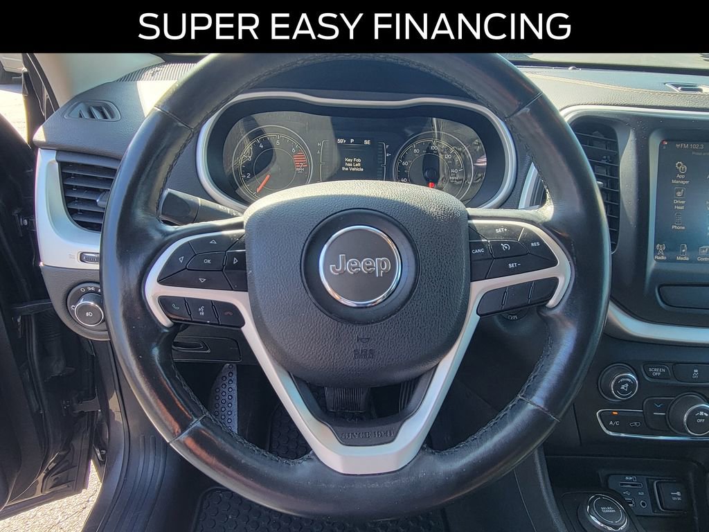 Used 2018 Jeep Cherokee Latitude Plus w/ Cold Weather Group AWD/4WD image 19
