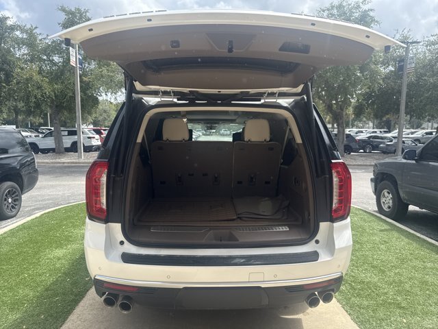 Used 2024 GMC Yukon XL Denali w/ Advanced Technology Package AWD/4WD image 6