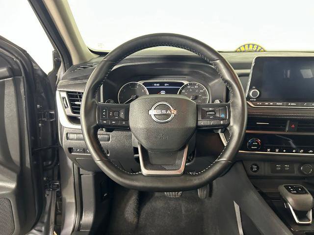 Used 2025 Nissan Rogue SV AWD/4WD image 8