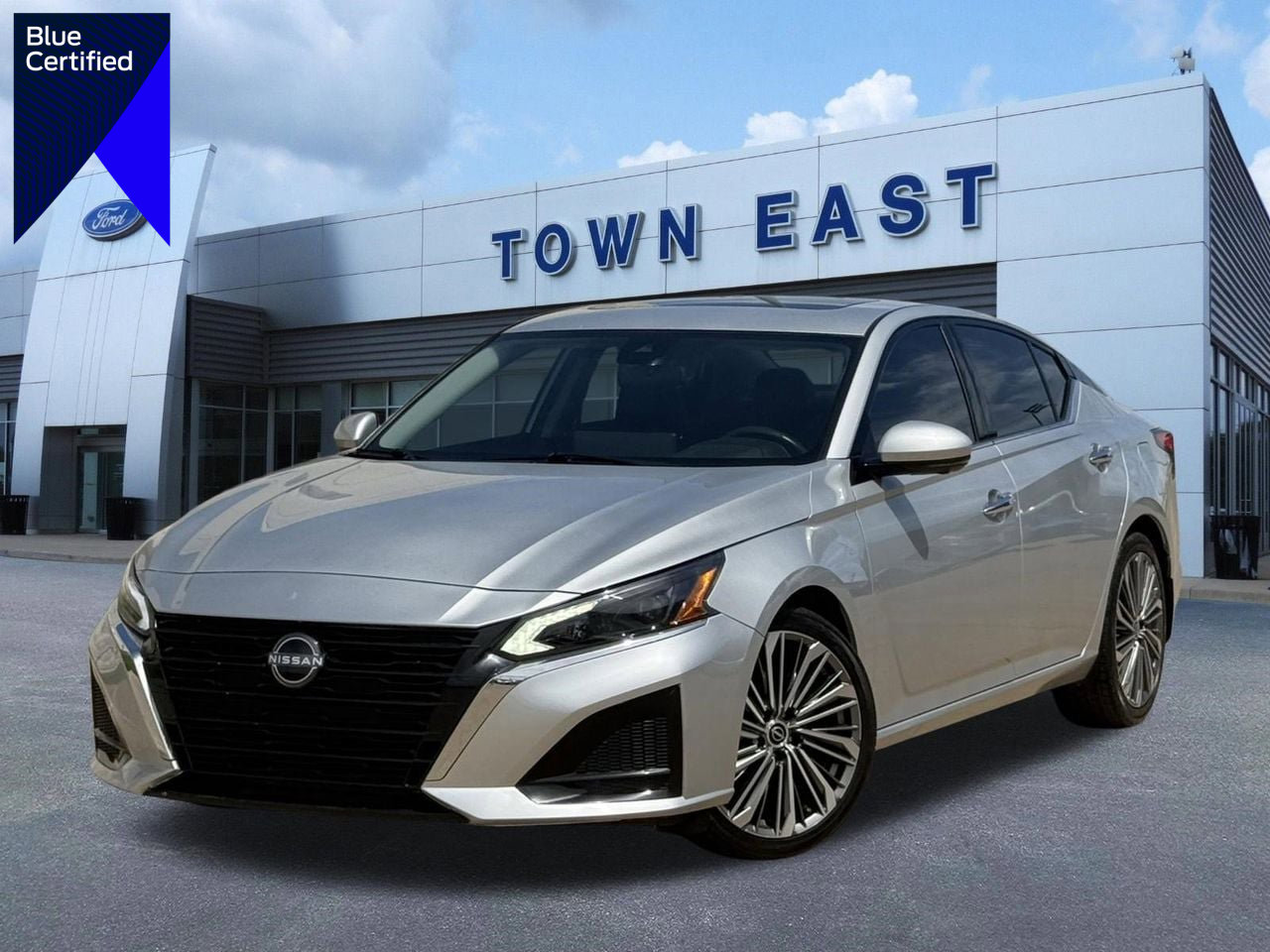 Used 2023 Nissan Altima 2.5 SL image 1