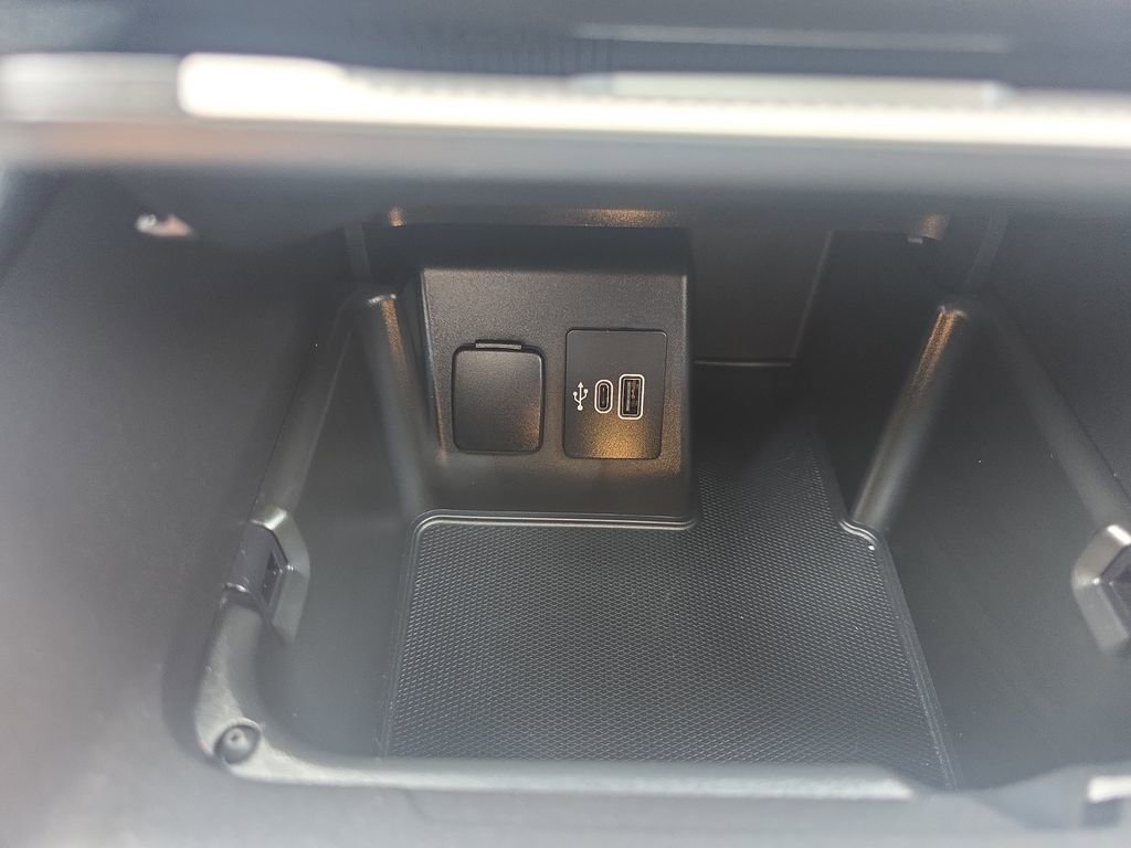 Certified 2025 Ford Explorer ST-Line w/ Premium Package image 38