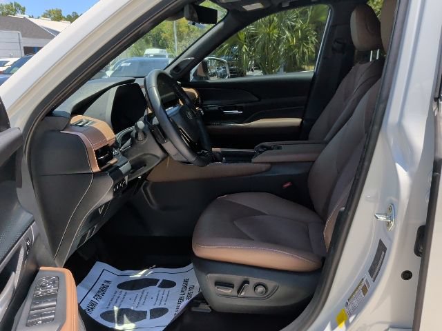 Used 2024 Toyota Grand Highlander AWD Hybrid image 16
