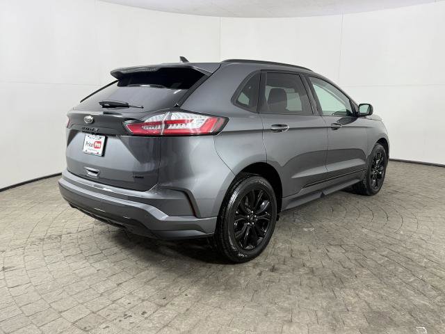 Certified 2024 Ford Edge SE w/ Black Appearance Package image 9