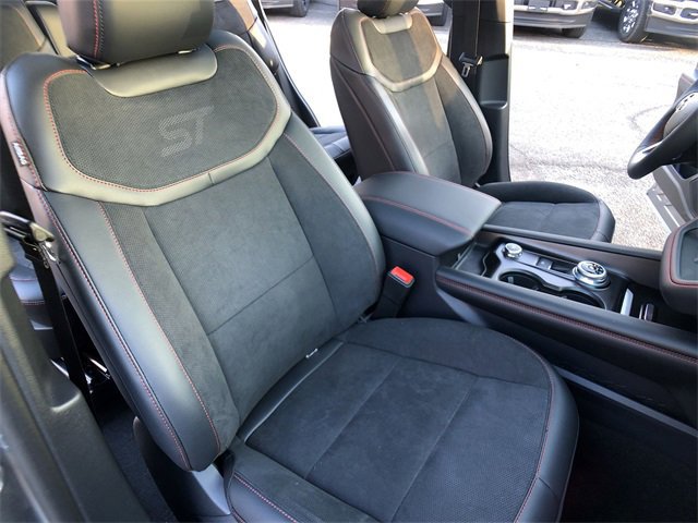 Certified 2025 Ford Explorer ST image 27