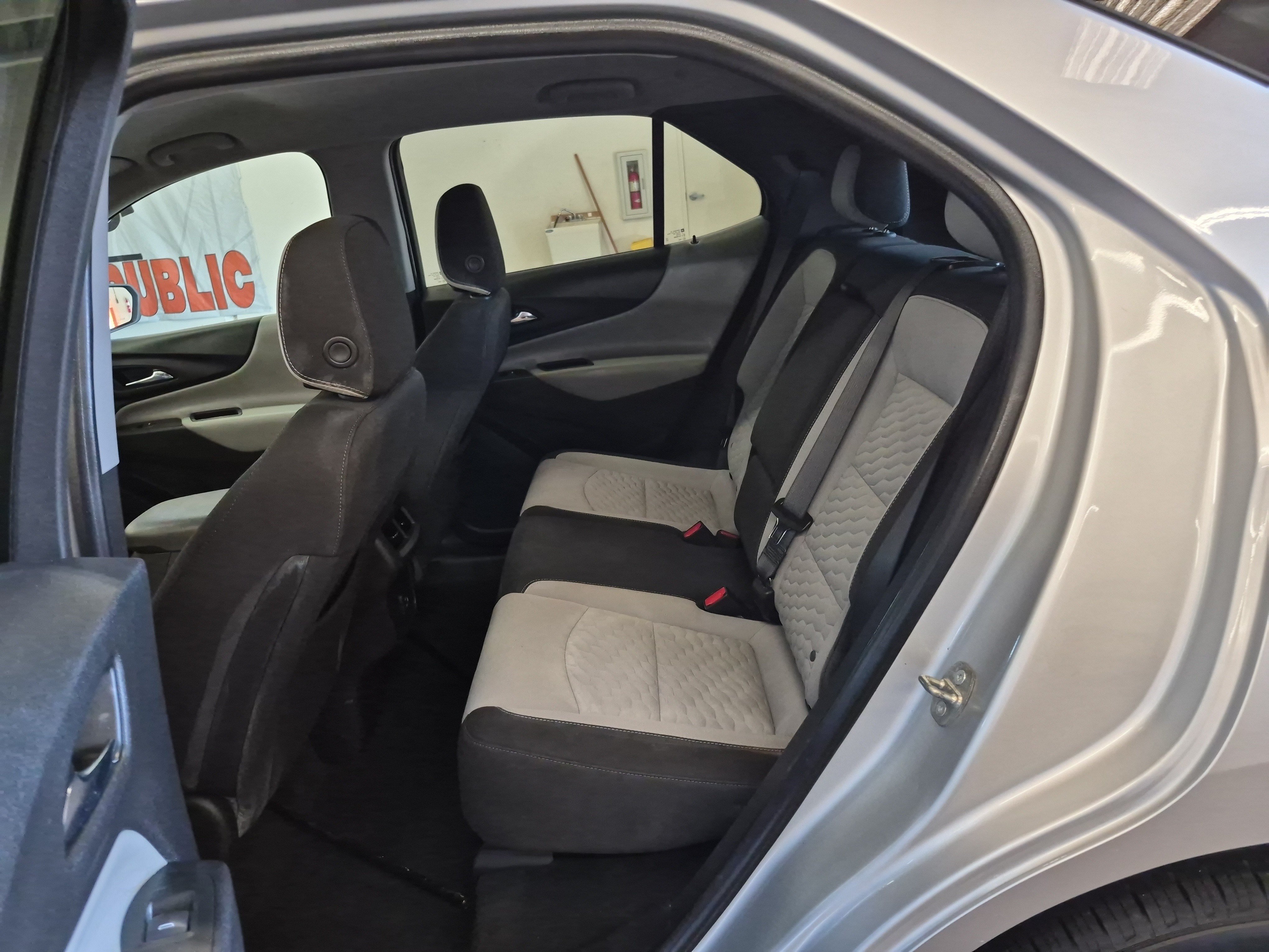 Used 2021 Chevrolet Equinox LS w/ LS Convenience Package FWD image 14