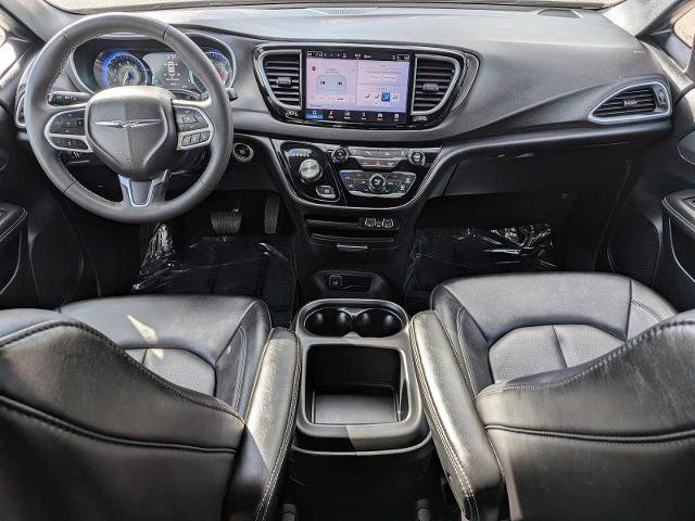 Used 2025 Chrysler Pacifica Select FWD image 20