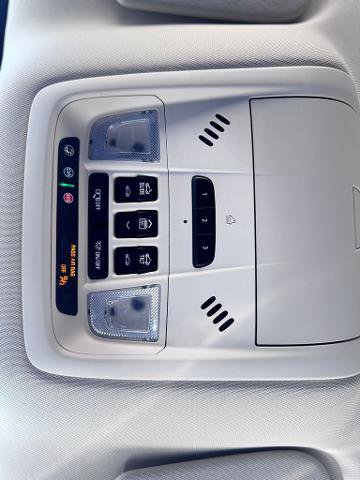 Used 2023 Buick Enclave Avenir w/ Avenir Technology Package image 29