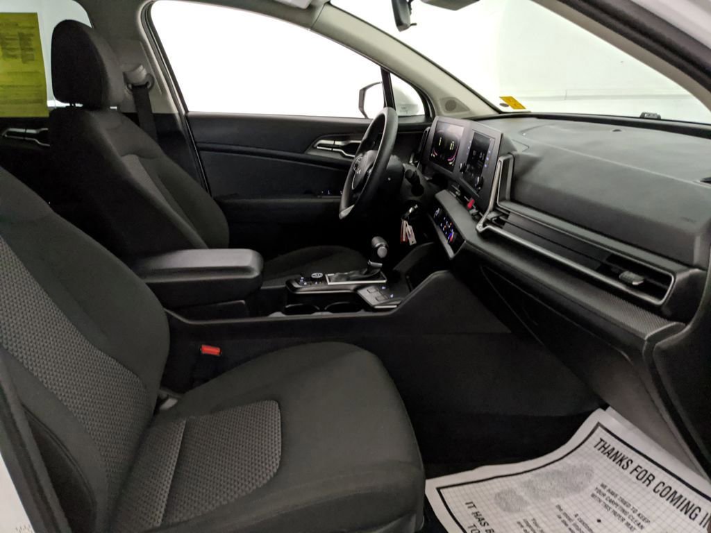 Used 2024 Kia Sportage LX image 26