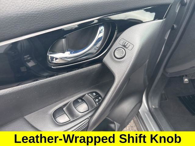 Used 2017 Nissan Rogue Sport SV w/ SV All-Weather Package AWD/4WD image 18