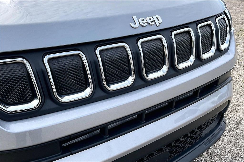 Used 2022 Jeep Compass Latitude w/ Convenience Group AWD/4WD image 28