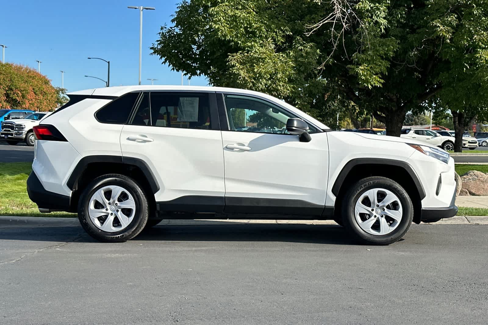 Used 2025 Toyota RAV4 LE AWD/4WD image 8