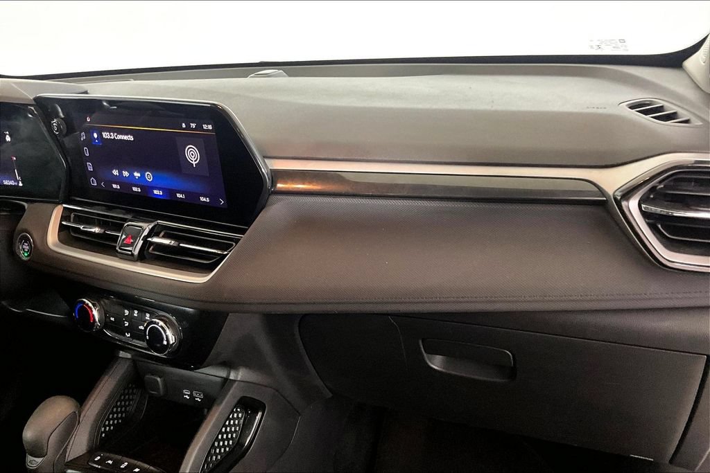 Used 2025 Chevrolet TrailBlazer LT FWD image 12