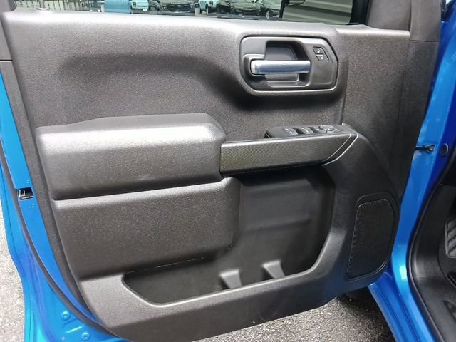 Used 2025 Chevrolet Silverado 1500 Custom w/ Turbomax Blackout Package image 11