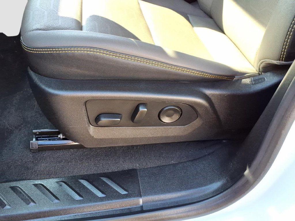 Used 2025 Chevrolet Colorado ZR2 w/ Technology Package AWD/4WD image 25