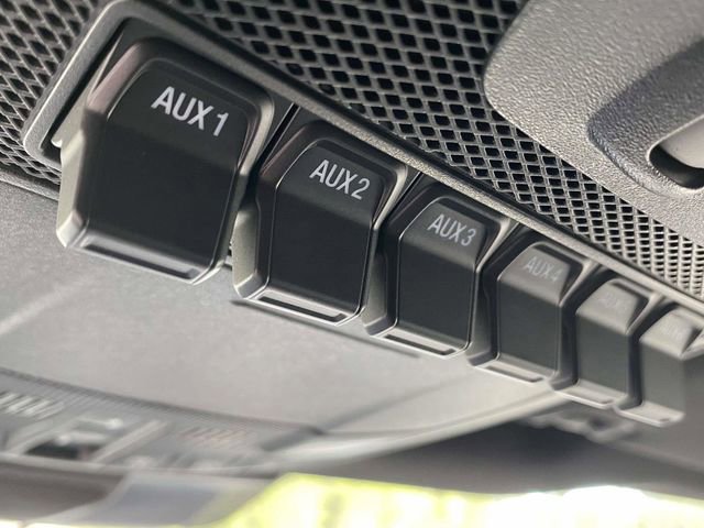 Certified 2022 Ford F350 Lariat w/ Tremor Off-Road Package image 39