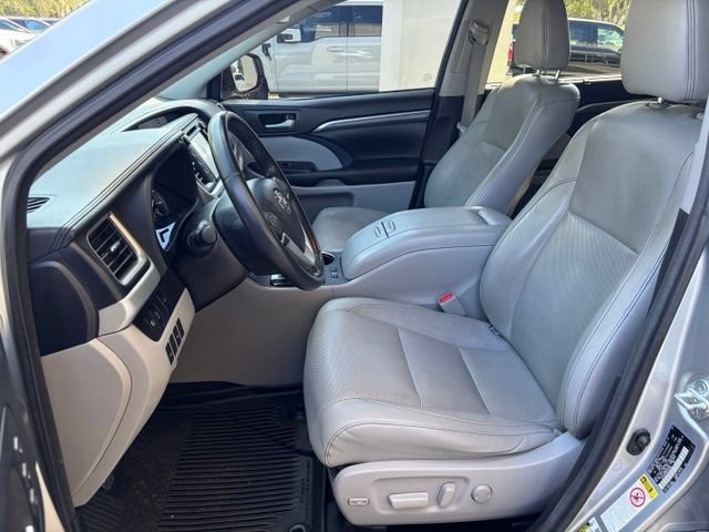 Used 2017 Toyota Highlander Limited FWD image 15