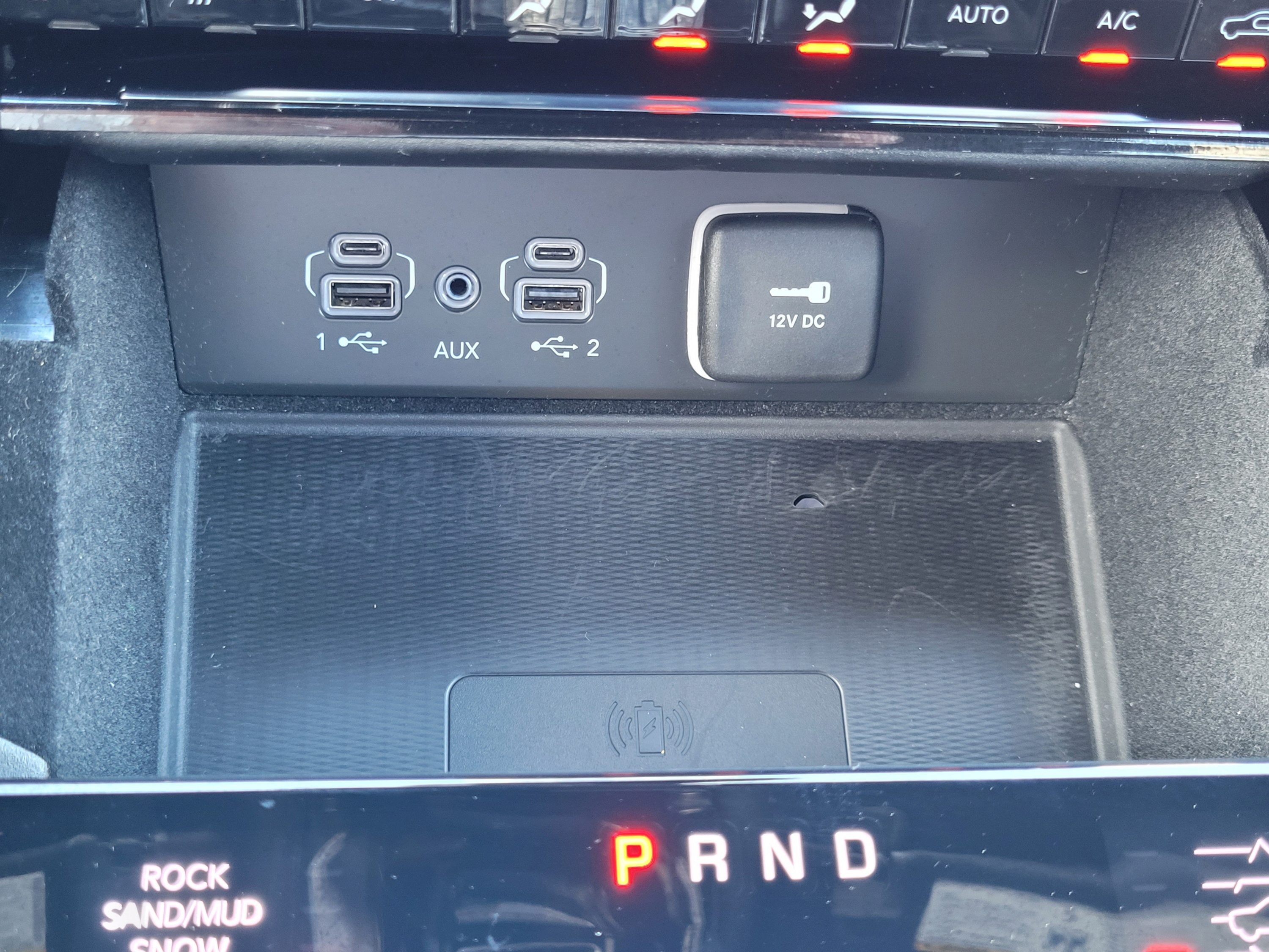 Used 2022 Jeep Grand Cherokee Overland w/ Luxury Tech Group IV AWD/4WD image 28
