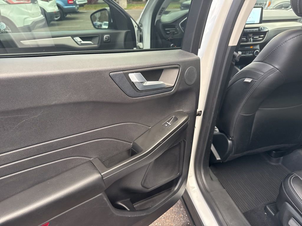 Certified 2022 Ford Escape SEL w/ Technology Package image 32