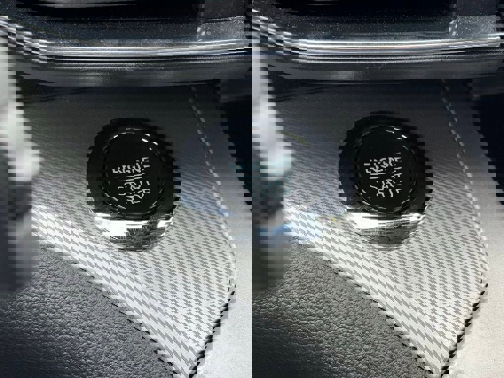 Certified 2022 Ford Explorer XLT w/ Equipment Group 202A image 39