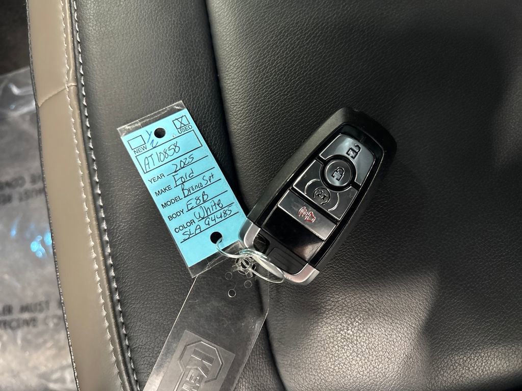 Certified 2025 Ford Bronco Outer Banks AWD/4WD image 32