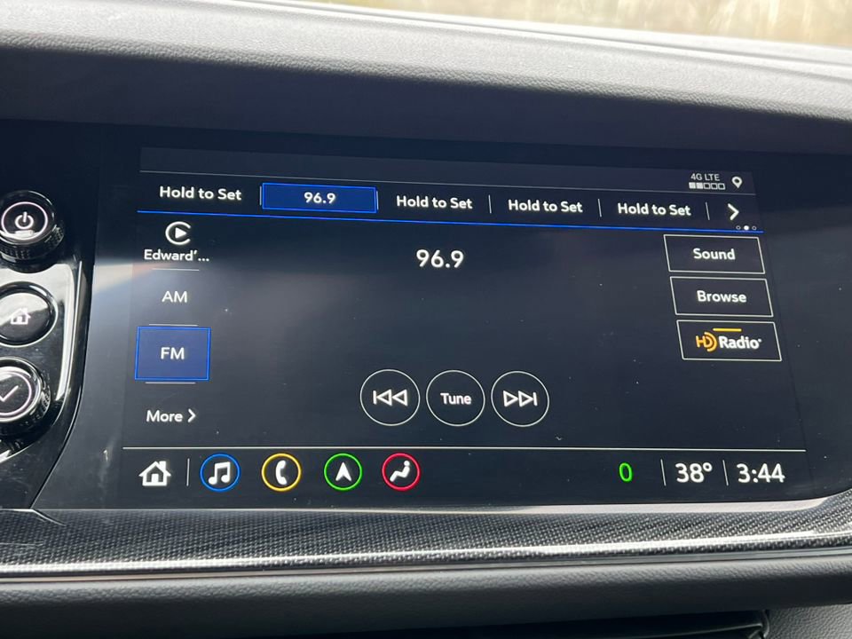 Used 2023 Buick Envision Essence w/ Technology Package I image 28