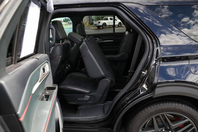 Certified 2025 Ford Explorer ST AWD/4WD image 35
