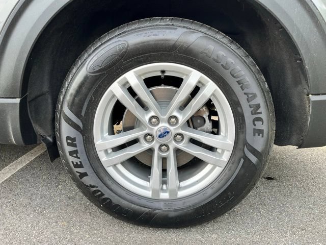 Certified 2022 Ford Explorer XLT w/ Equipment Group 202A AWD/4WD image 13