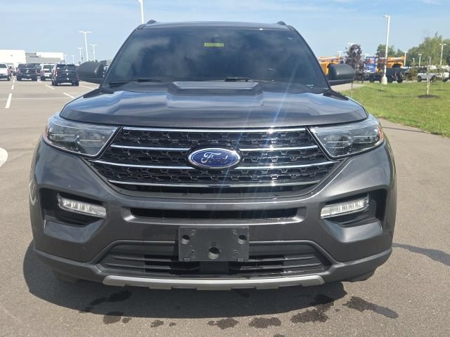 Certified 2020 Ford Explorer XLT w/ Equipment Group 202A AWD/4WD image 3