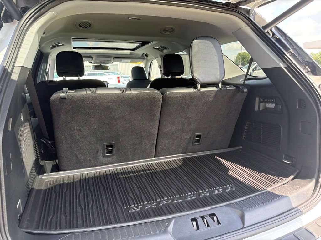 Certified 2023 Ford Explorer Limited w/ Limited Technology Package AWD/4WD image 16