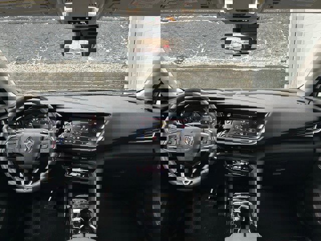 Used 2023 Buick Envision Essence image 10