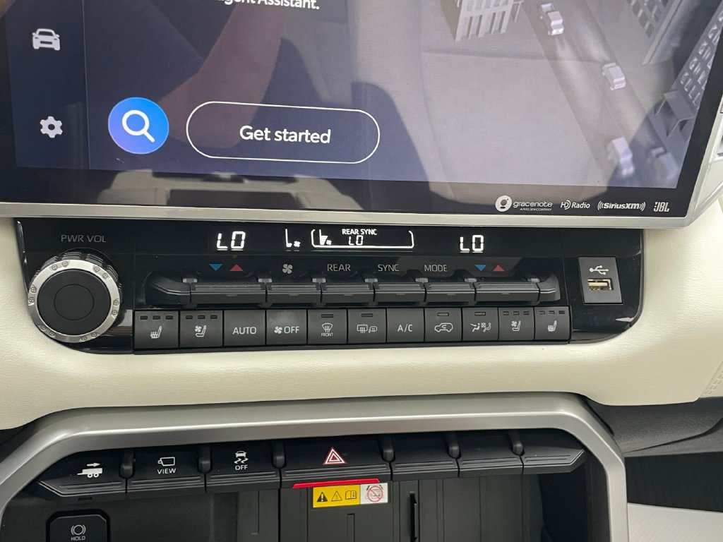 Used 2023 Toyota Sequoia Capstone AWD/4WD image 27