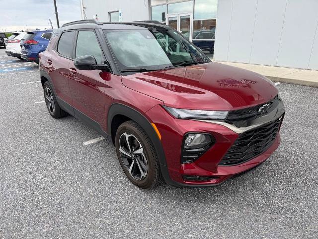 Used 2023 Chevrolet TrailBlazer RS w/ Sun and Liftgate Package FWD image 2