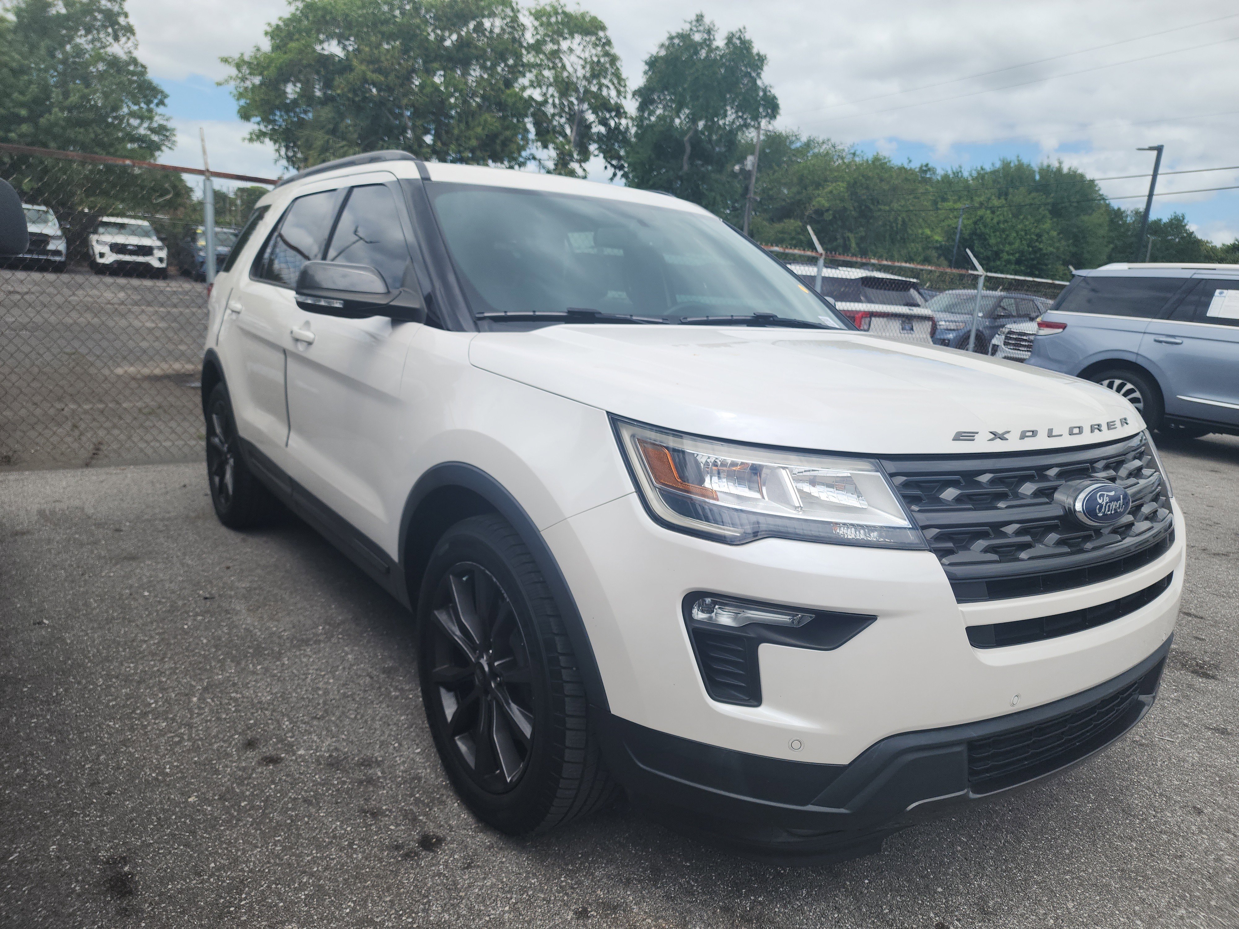 Certified 2018 Ford Explorer XLT w/ Equipment Group 202A image 5