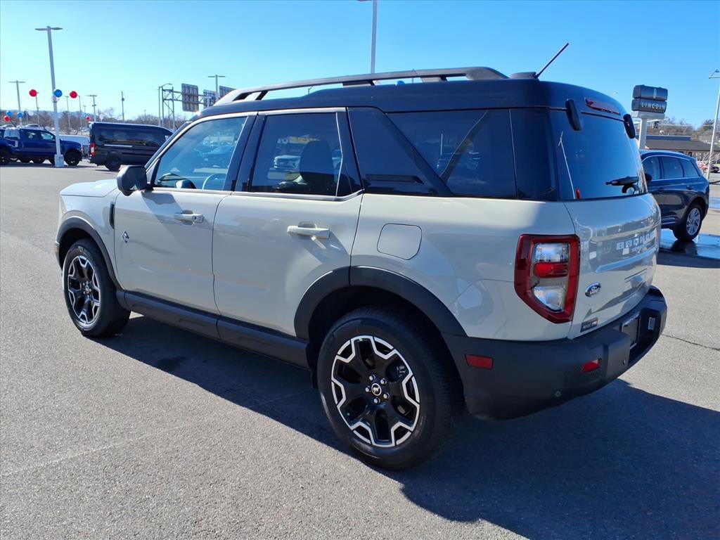Certified 2025 Ford Bronco Sport Outer Banks w/ Outer Banks Tech Package+ image 3