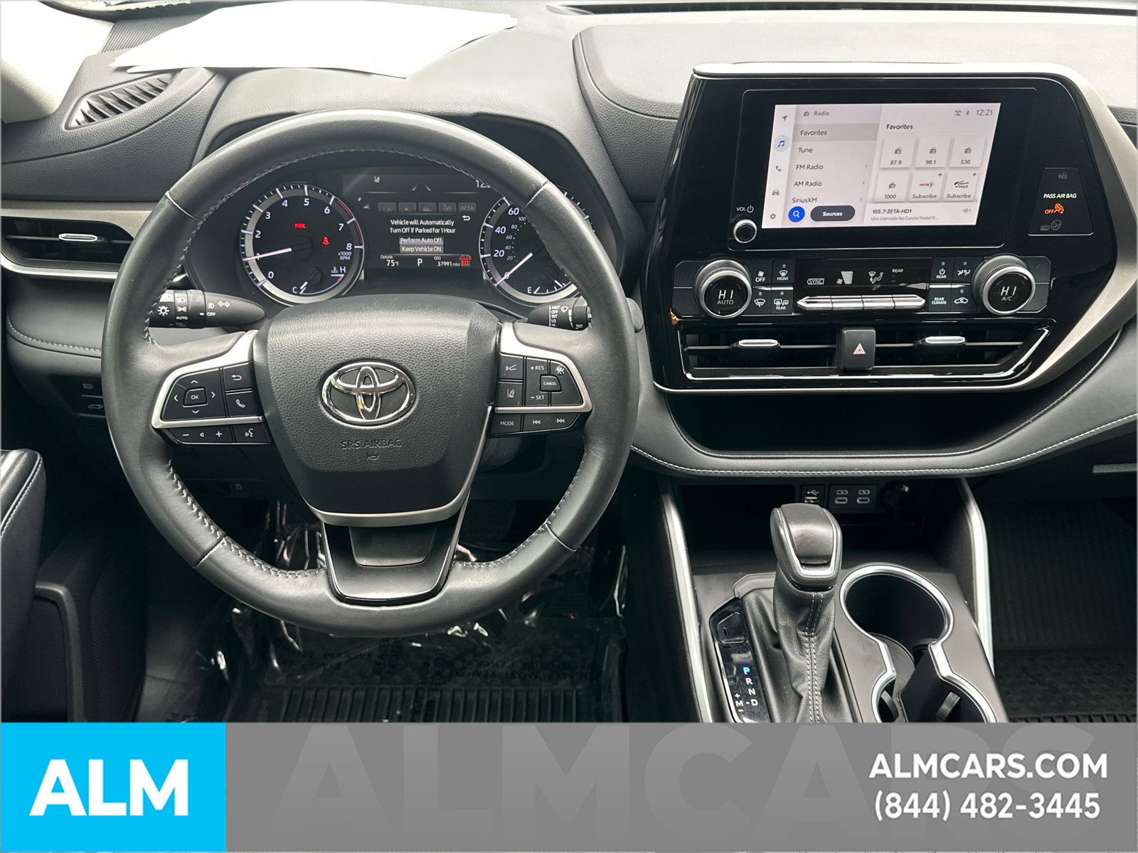 Used 2024 Toyota Highlander LE AWD/4WD image 27