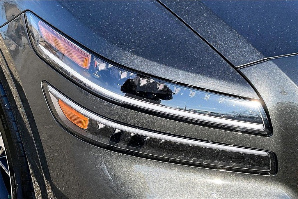 Used 2025 Genesis GV80 3.5T e-SC image 29