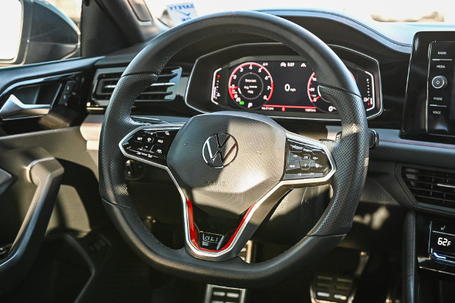Used 2025 Volkswagen Jetta GLI Autobahn FWD image 18