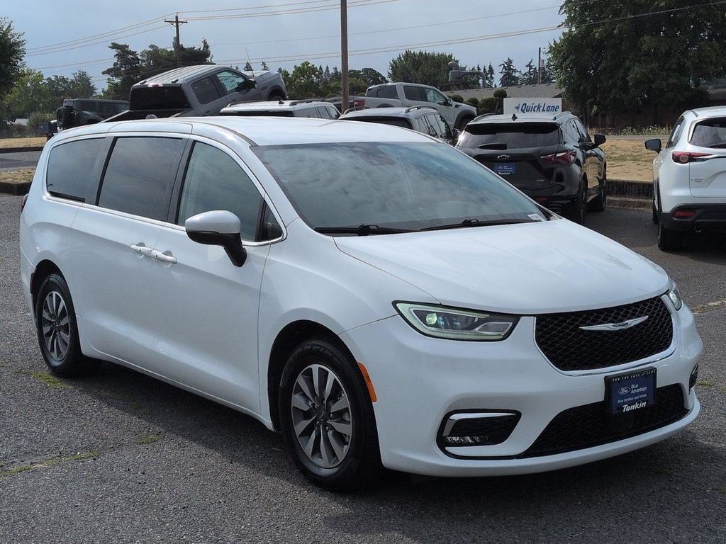 Used 2023 Chrysler Pacifica Touring-L FWD image 7