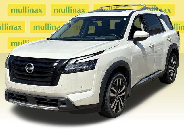 Used 2024 Nissan Pathfinder Platinum w/ Black Appearance Package FWD image 14