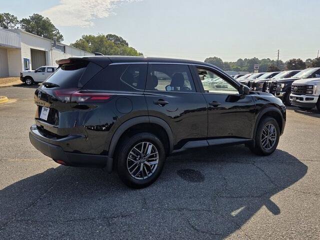Used 2025 Nissan Rogue S FWD image 12